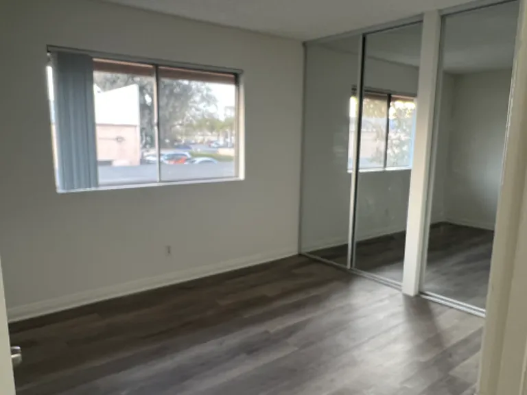 Woodside Garden Apartments — Photo 24