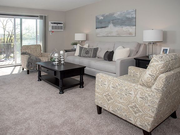 5th image of 1555 Bellows St W #15275530