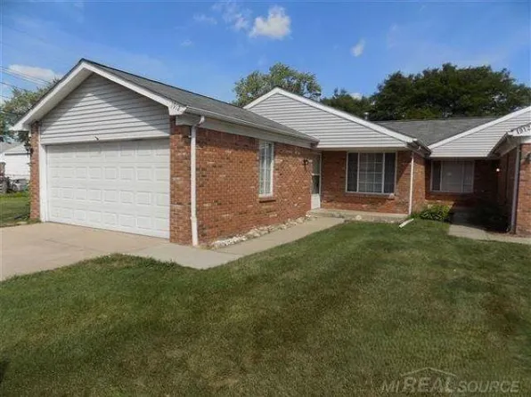 19121 Waldorf St, Roseville, MI 48066