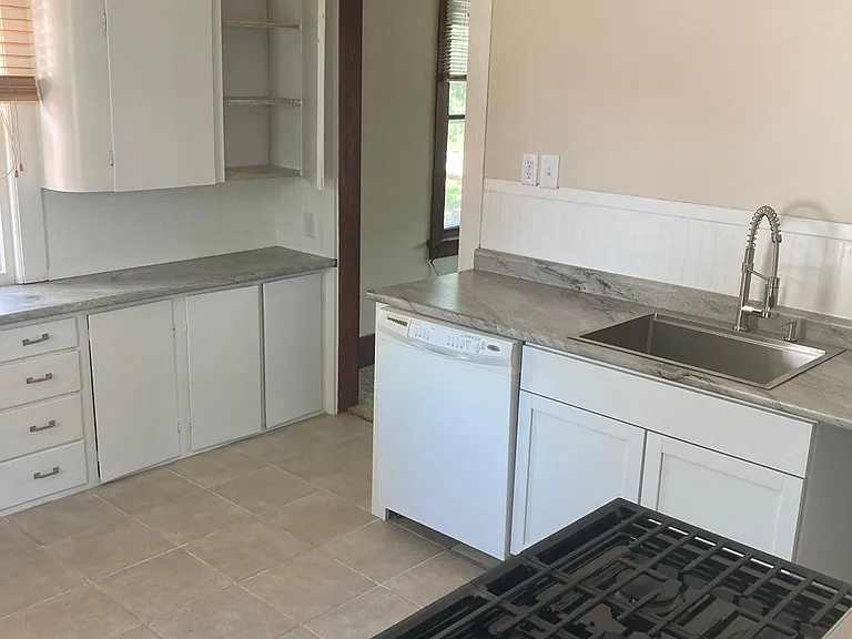 2524 Vane St — Photo 6