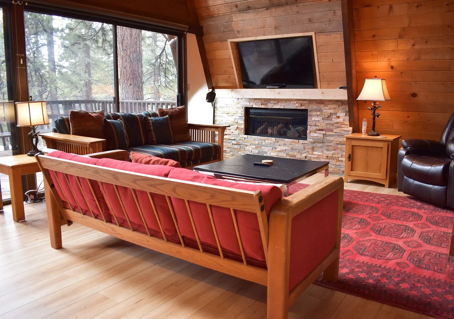 Winter Lease - Less than half a mile to Burnt Cedar Beach, Restaurants and Grocery!! — Photo 2
