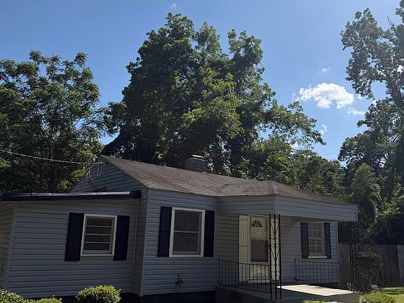 4th image of 240 Pineneedle Rd