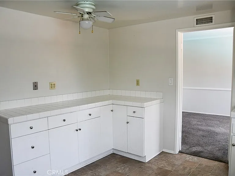 522 E Collins Ave — Photo 22