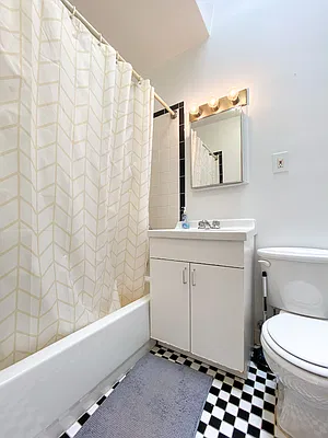 Rented by City Connections Realty | media 7