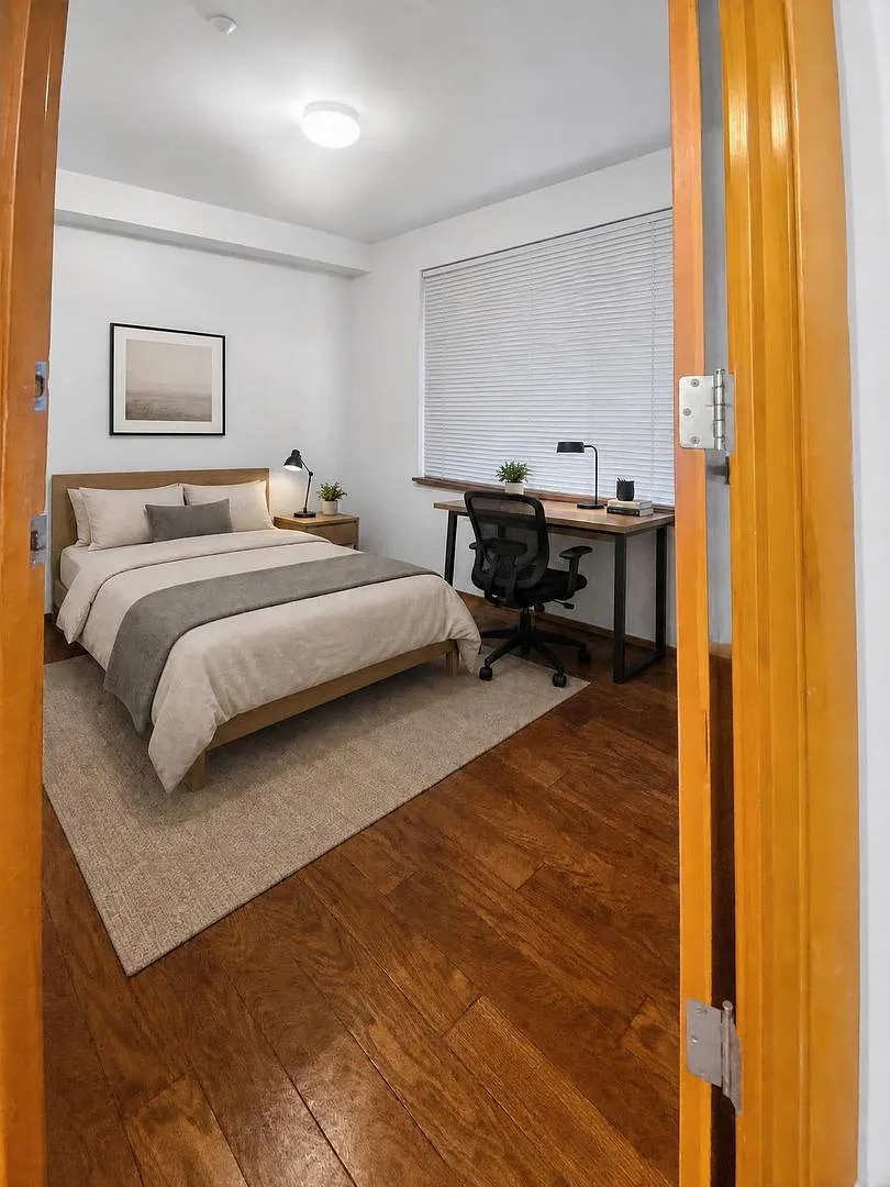 Collegiate Court 1B — Photo 1