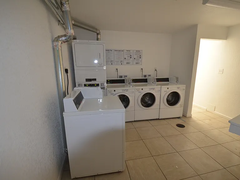 9 Yacht Club Tenderfoot St #414 — Photo 17