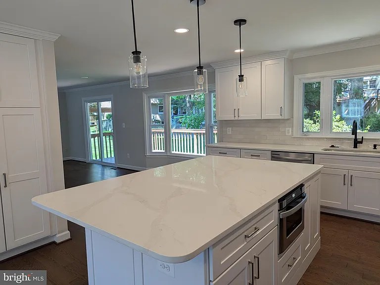 6103 Eagle Landing Rd — Photo 5