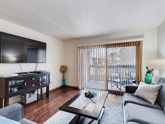 3rd image of 5636 W 103rd St APT 101