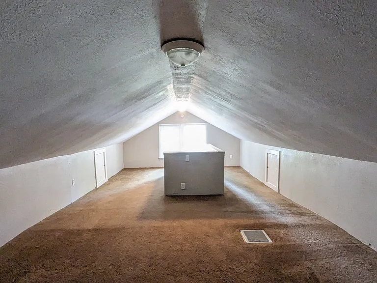 303 N Tillotson Ave — Photo 19