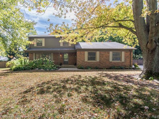46701 N Territorial Rd, Plymouth, MI 48170