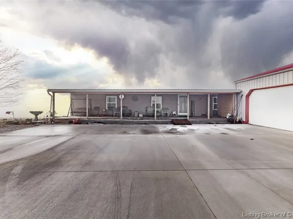 569 N Big Blue Lane, Scottsburg, IN 47170