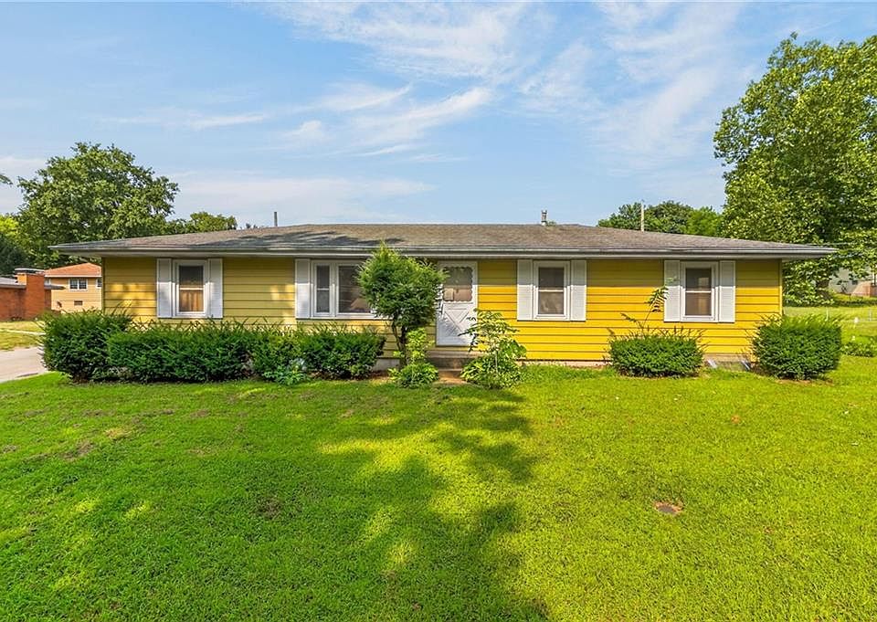 1st image of 28 Forest Ln