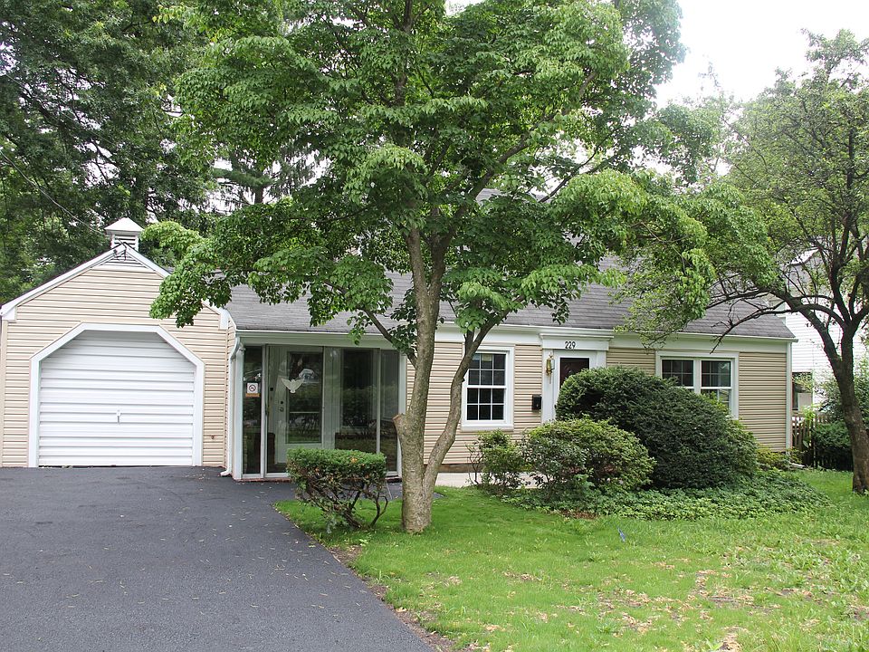 229 E Midland Ave, Paramus, NJ 07652 Zillow