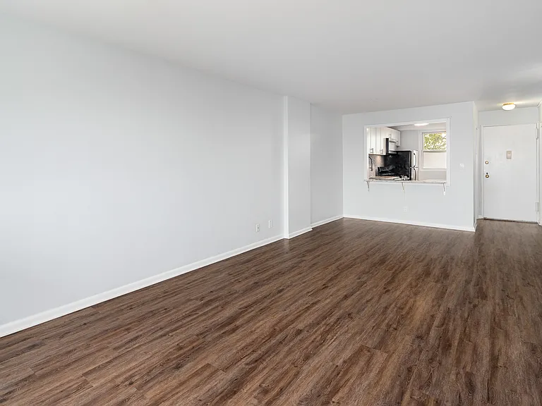 91 Strawberry Hill Ave #735 — Photo 5