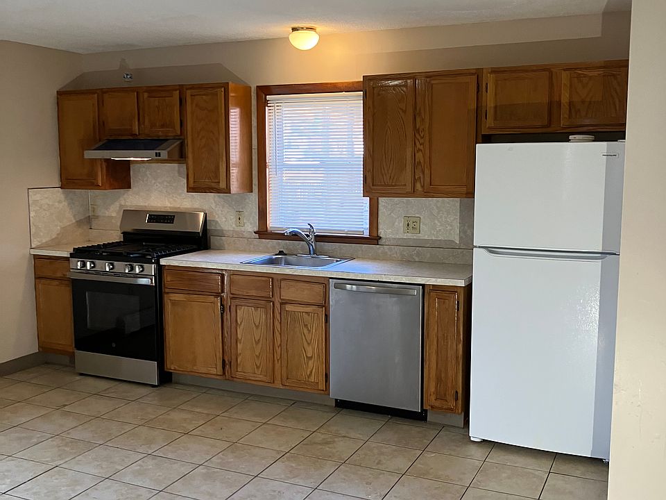 1st image of 72 Boulanger Ave