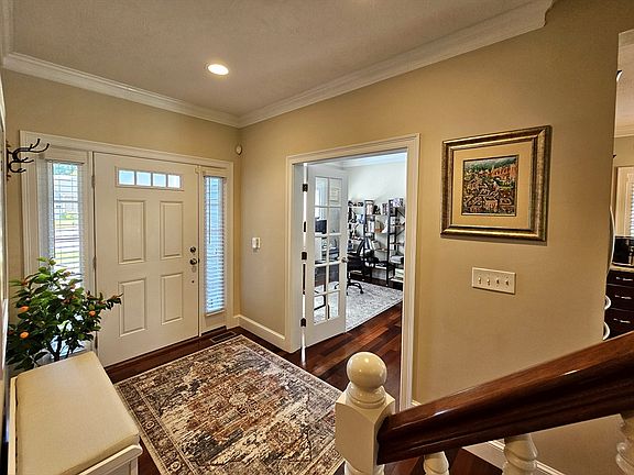 5th image of 107 Winterberry Ln