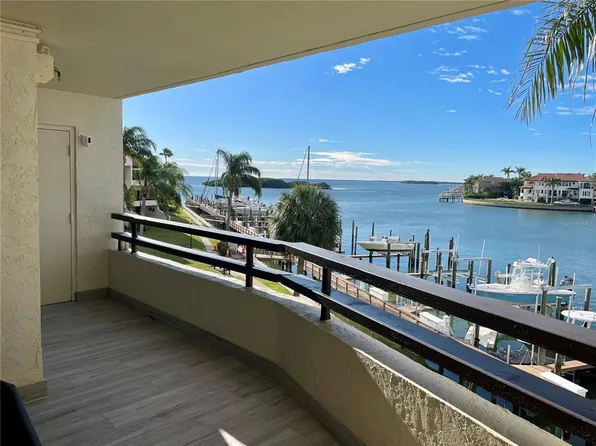 126 1st St E, Tierra Verde, FL