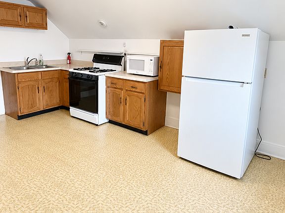 2nd image of 301 N Main St #2