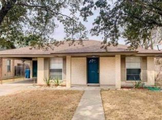806 Houston St, George West, TX 78022