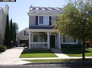 1060 Chaucer Dr, Brentwood, CA