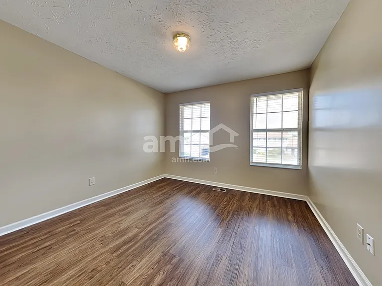 7011 Medford Ct — Photo 18