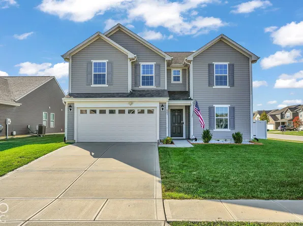 803 Blue Ash Trl, Greenwood, IN 46143