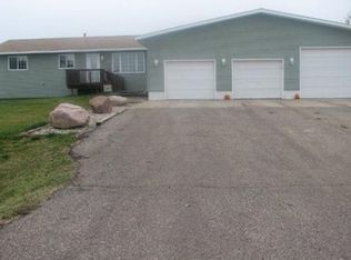 6016 27th Ave SE, Minot, ND 58701