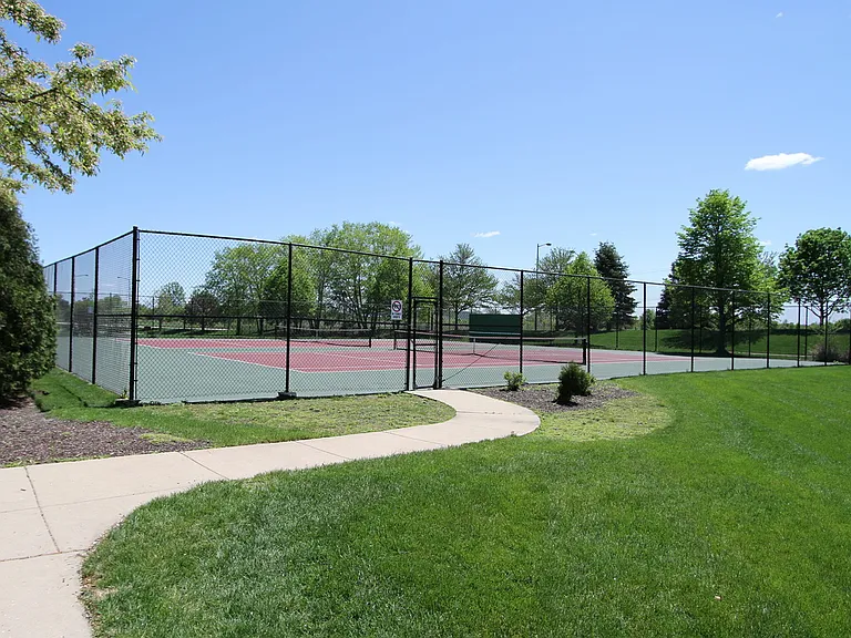 2554 Dickens Dr — Photo 2