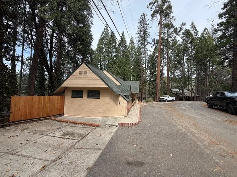 22870 Black Hawk Dr — Photo 4