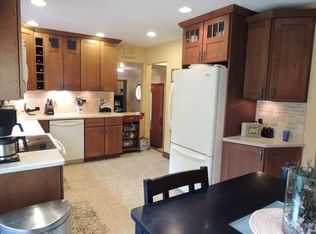 4524 N 105th St, Wauwatosa, WI 53225