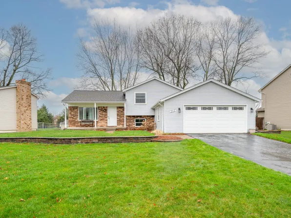 1210 Queens Dr, Oxford, MI 48371