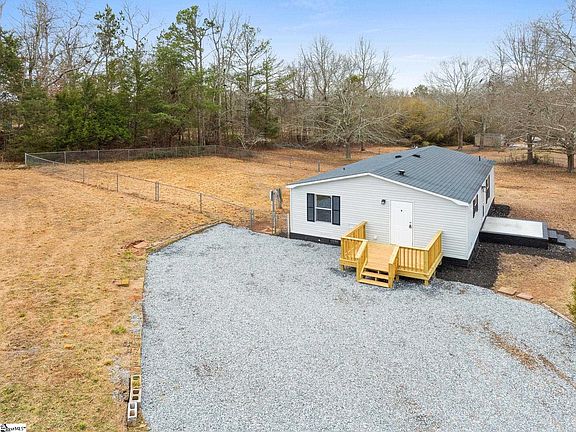 3rd image of 509 Little Mountain Rd