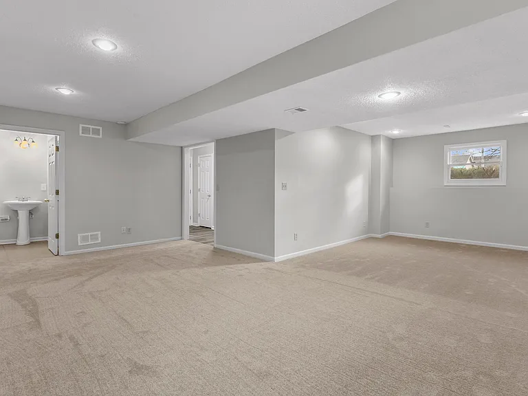1600 NE Harvest Ln — Photo 31