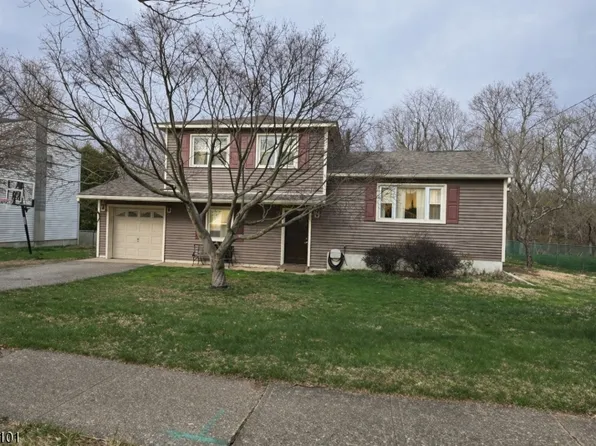 105 College View Dr, Hackettstown Town, NJ 07840