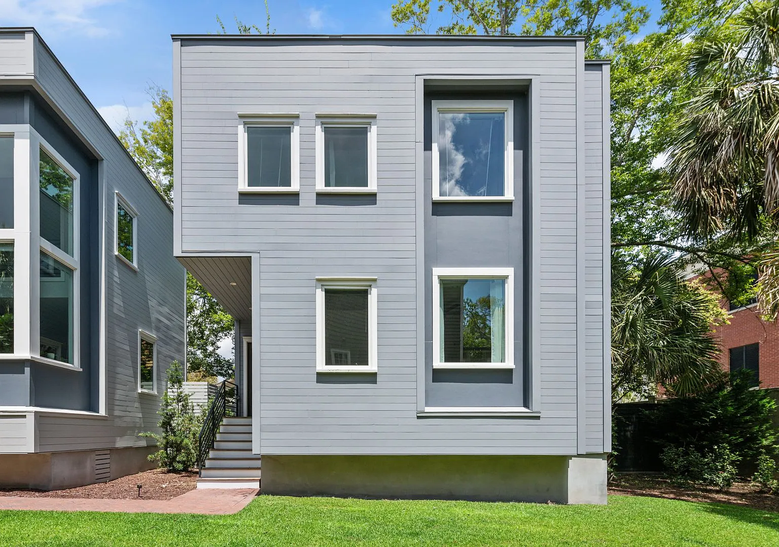 The Hideaway- 21 Charlotte Street, Unit F — Photo 4