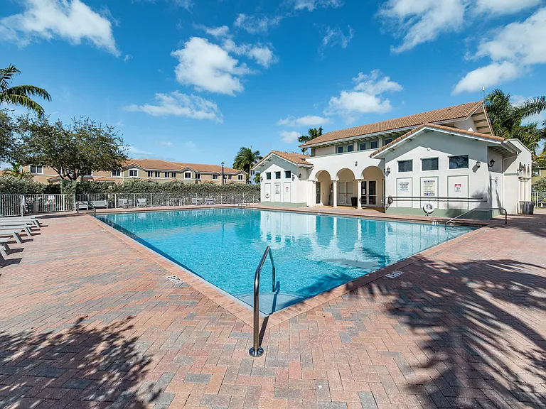 Seascape Pointe Townhomes — Photo 19