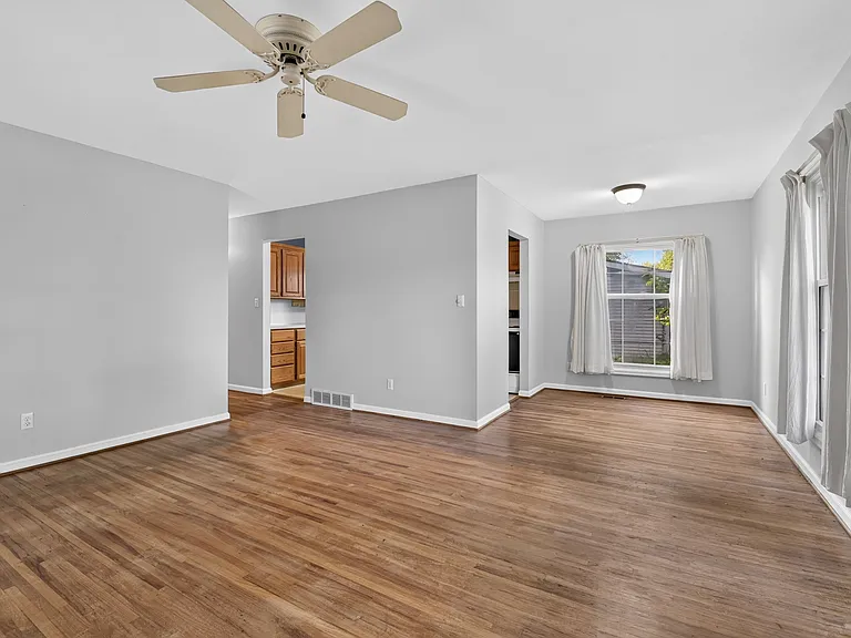 1253 Holgate Ave — Photo 3