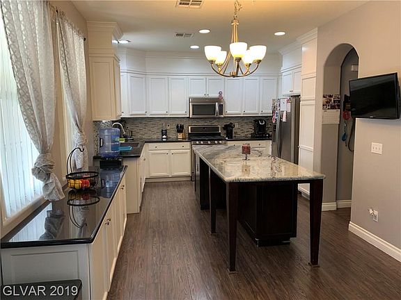 2nd image of 10747 Manchester Park Dr