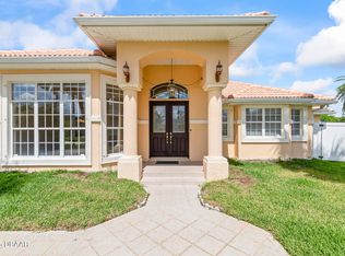 8 Cayuse Ct, Palm Coast, FL 32137