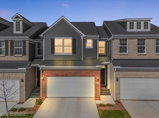 4063 Nottingham Cir, Clarkston, MI 48346