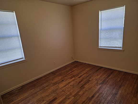 4th image of 1120 W Spring St