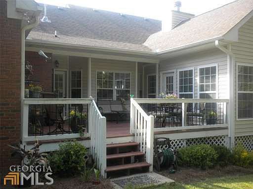 3rd image of 930 Catalpa Ln