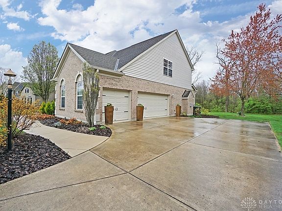 3rd image of 427 Old Willow Ct