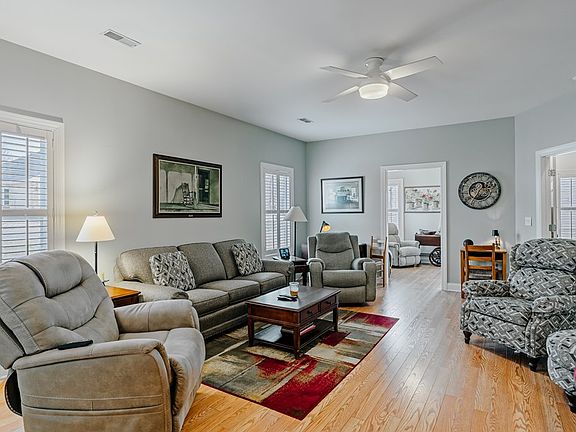 5th image of 1535 Yellow Wood Dr
