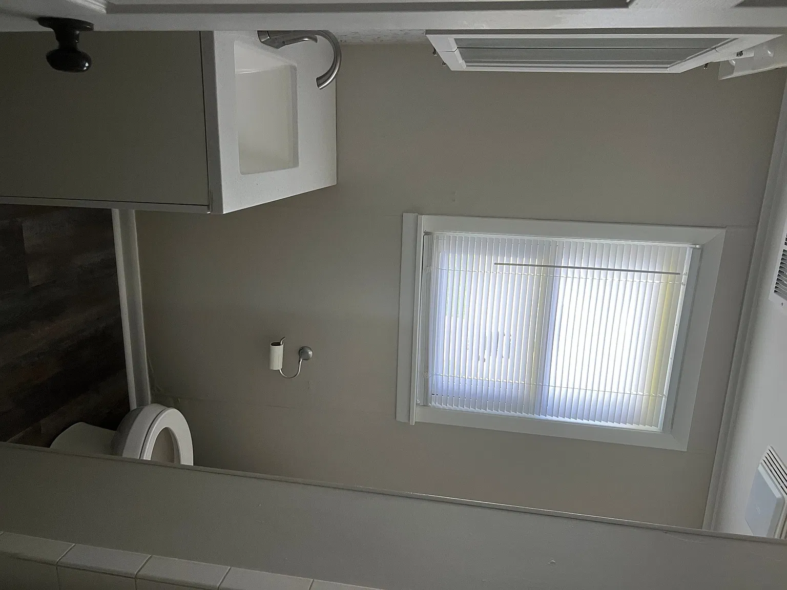 3 Bedroom Duplex close to WIU — Photo 3