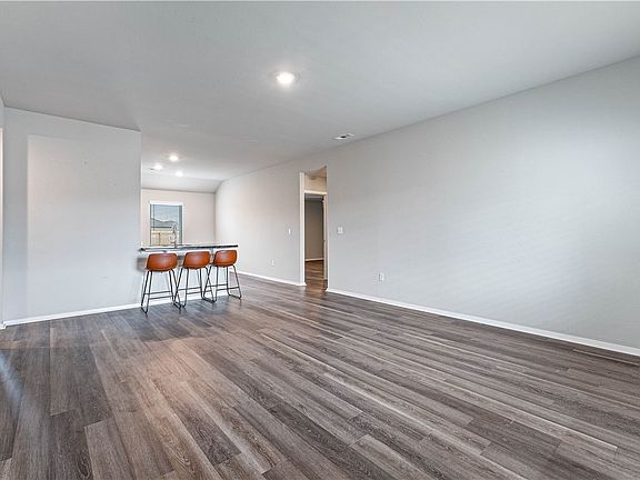 5th image of 2812 Gorman St