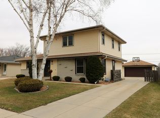 1620 Mackinac Ave, South Milwaukee, WI 53172