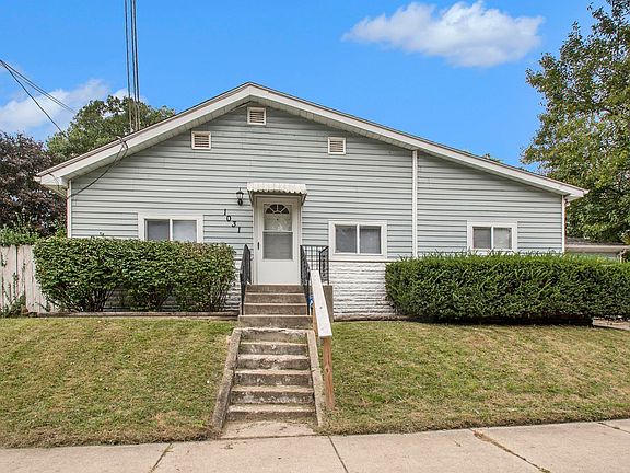 2nd image of 1031 N Twyckenham Dr