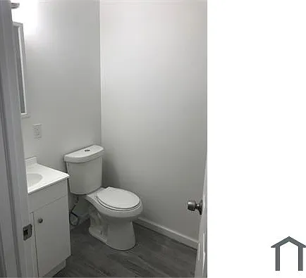 2 bed, 900 sqft, $1,100 — Photo 3