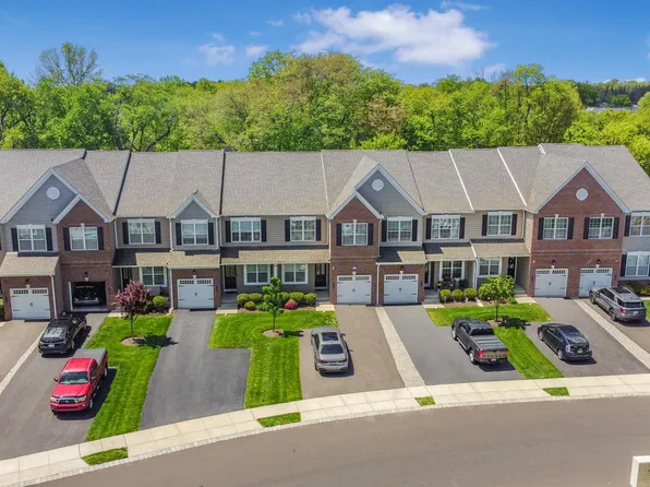 120 Saddlebrook Dr, Bensalem, PA 19020